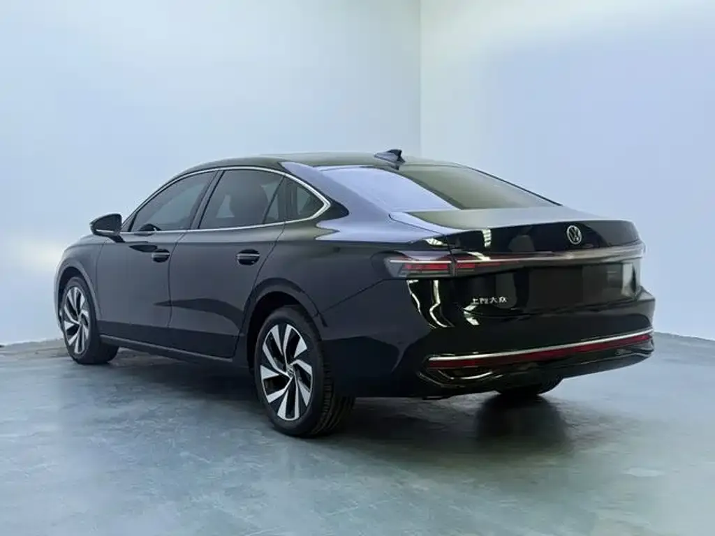 Volkswagen Passat — фото 5