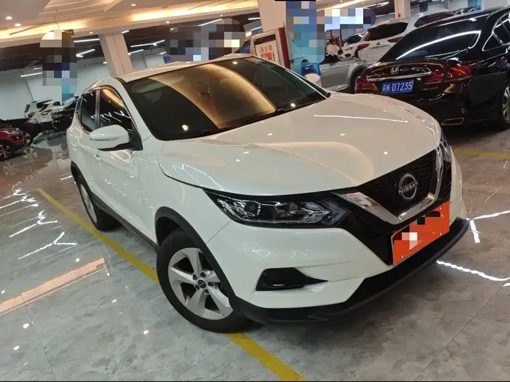 Nissan Qashqai — фото 8