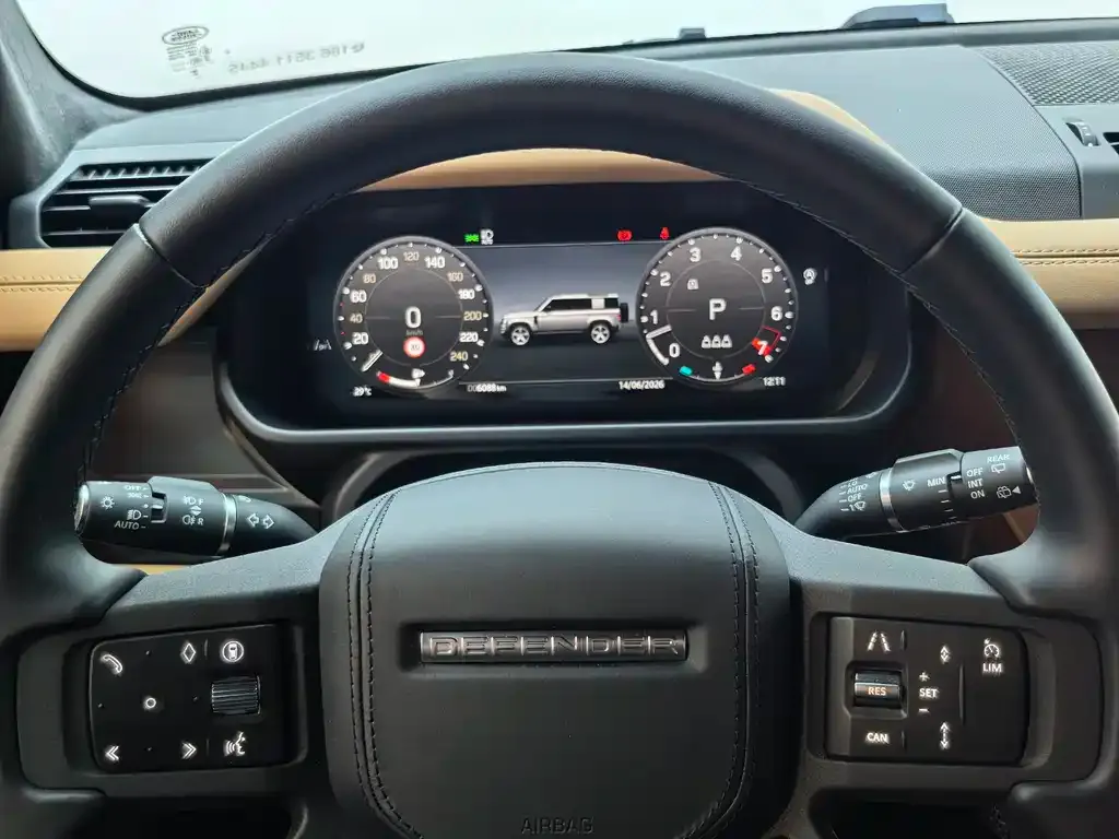 Land Rover Defender — фото 10