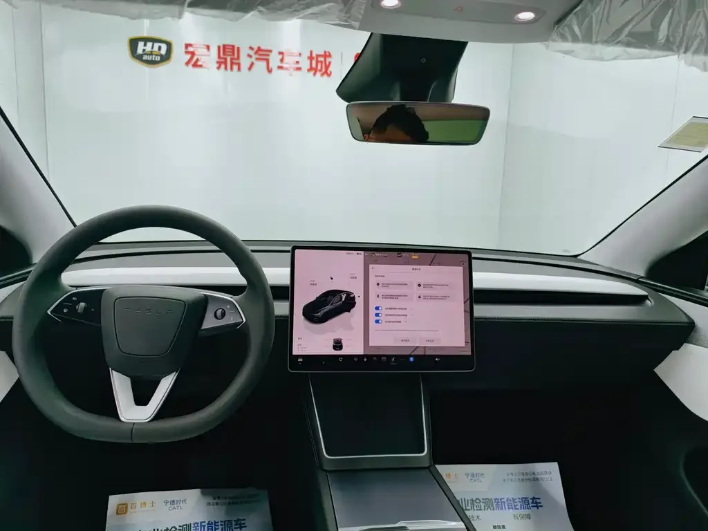 Tesla Model Y — фото 3