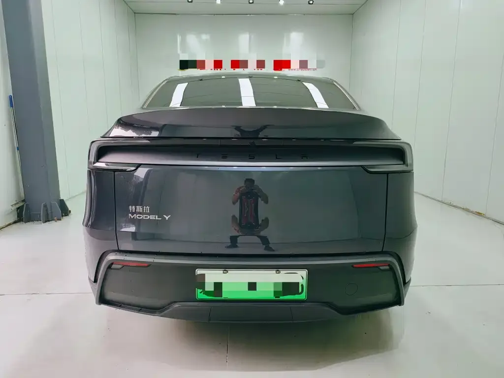 Tesla Model Y — фото 7