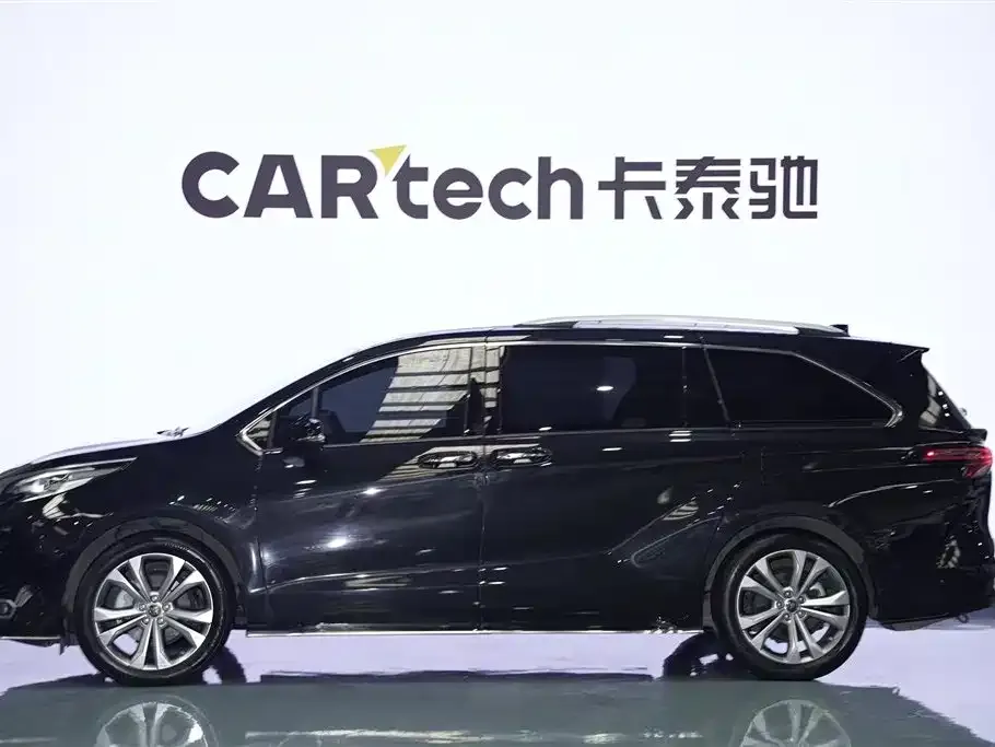 Toyota Sienna — фото 4