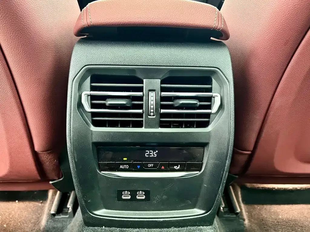 BMW 3 Series 2024 из CN, фото 10