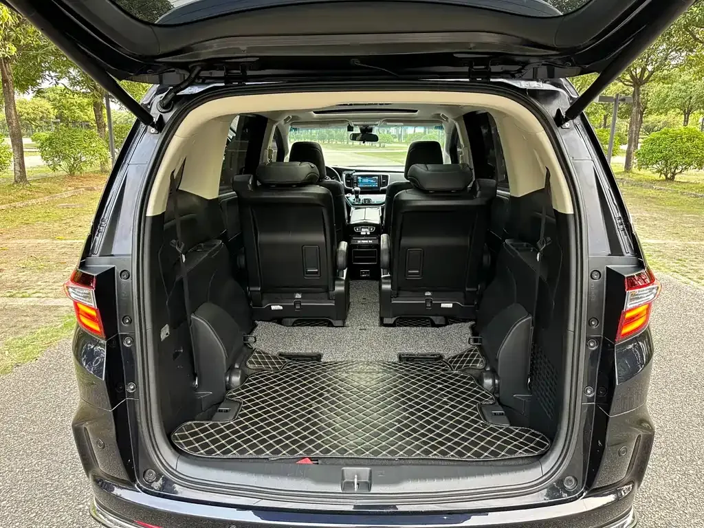 Honda Odyssey — фото 10