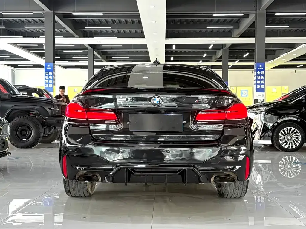BMW 5 Series — фото 4