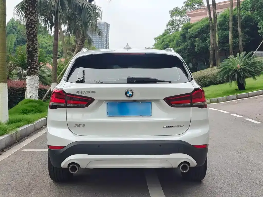 BMW X1 — фото 10