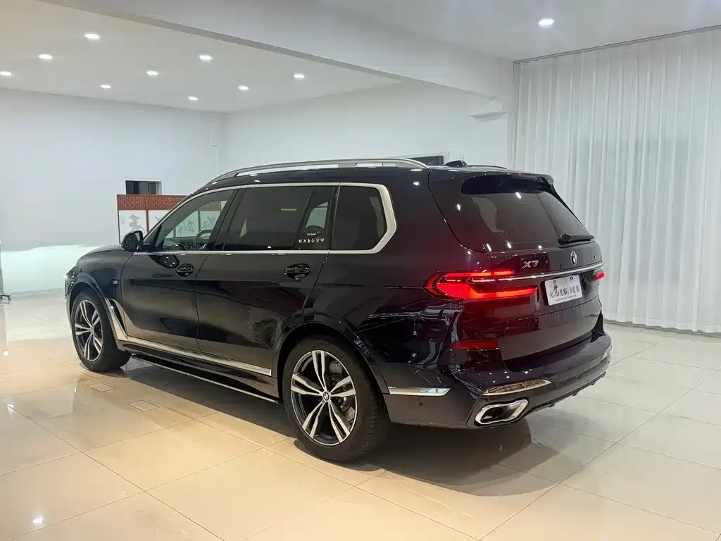 BMW X7 — фото 2