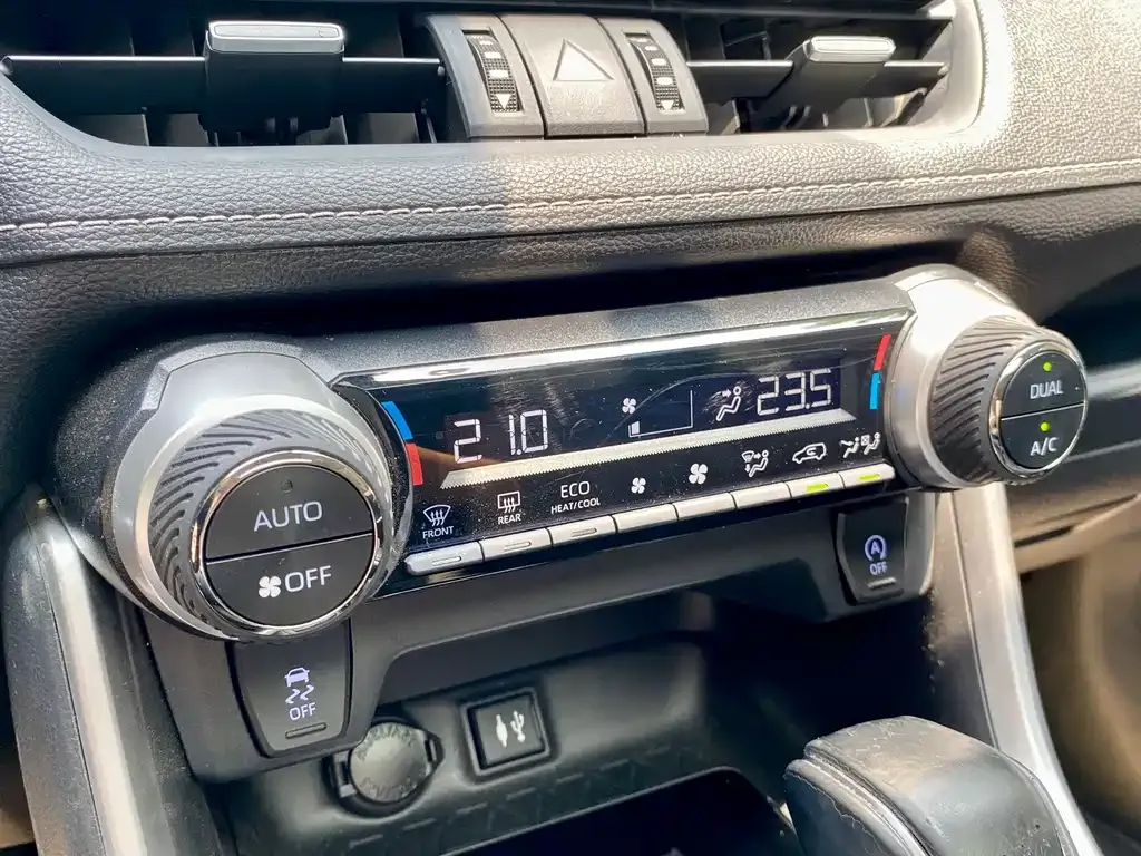 Toyota Wildlander 2023 из CN, фото 2