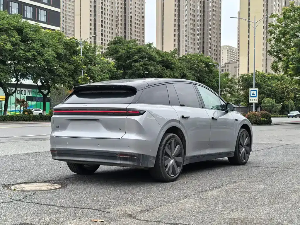 Li Auto i6 — фото 4
