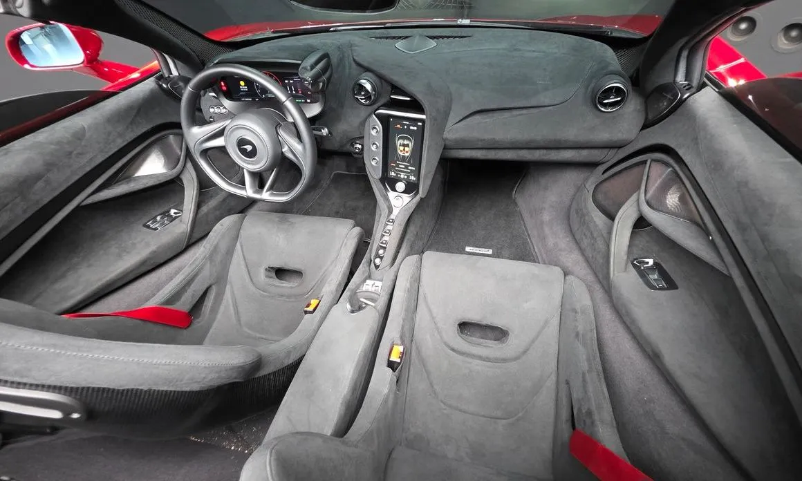 Mclaren 750S 2024 из KR, фото 8