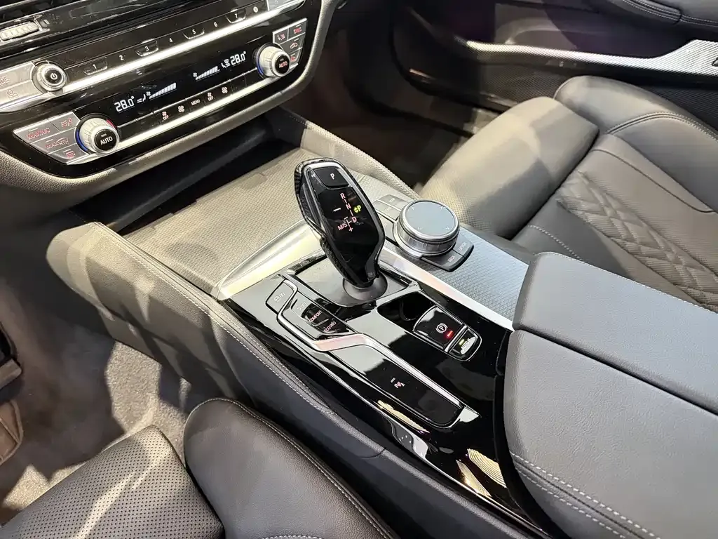BMW 5 Series (Import) — фото 8