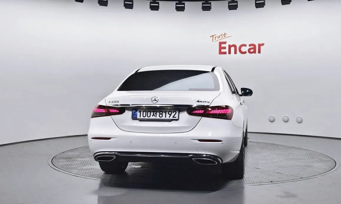 Mercedes-Benz E-Class 2022 из KR, фото 2