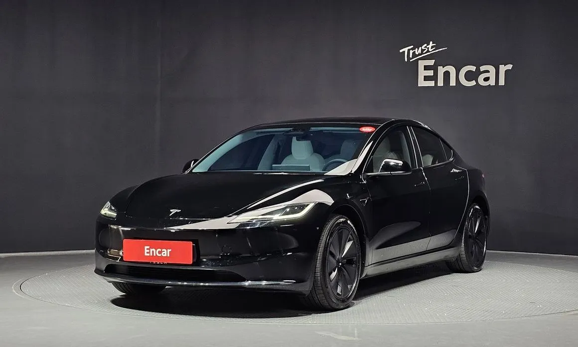 Tesla Model 3 — фото 1