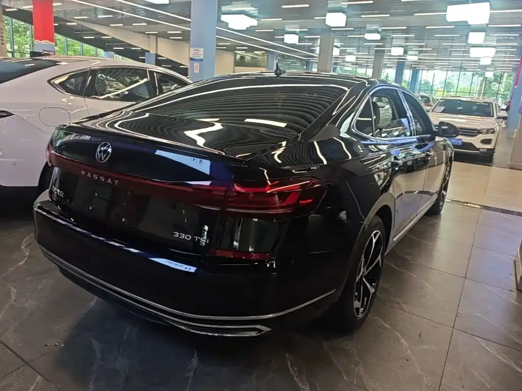 Volkswagen Passat — фото 4