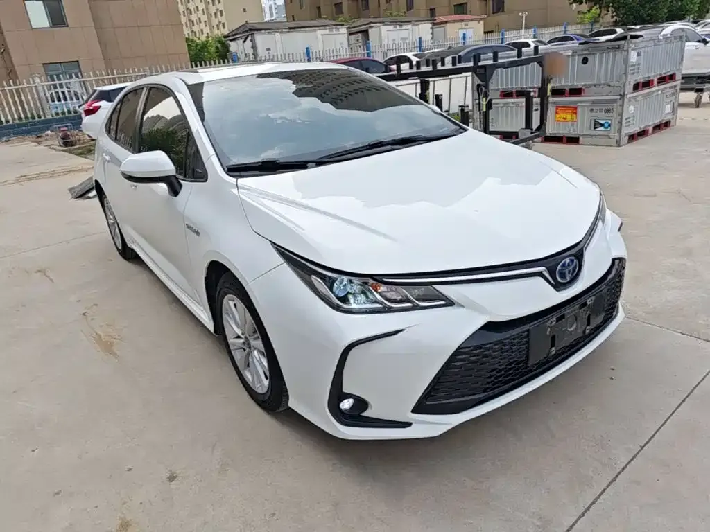 Toyota Corolla — фото 10