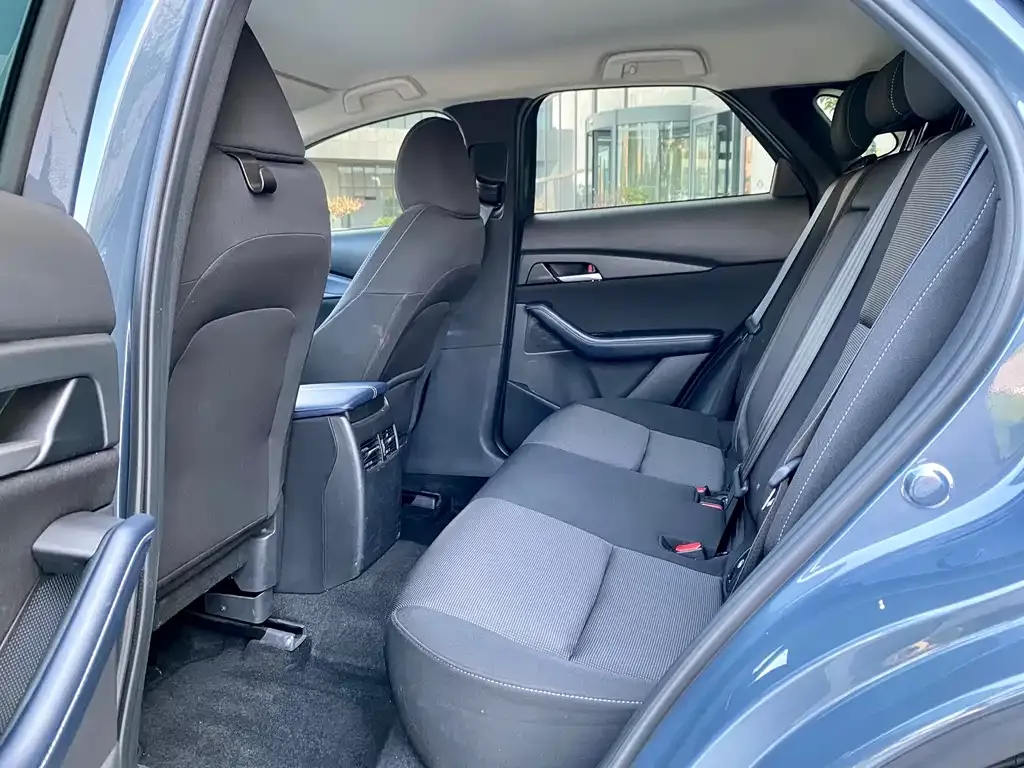Mazda CX-30 2024 из CN, фото 6