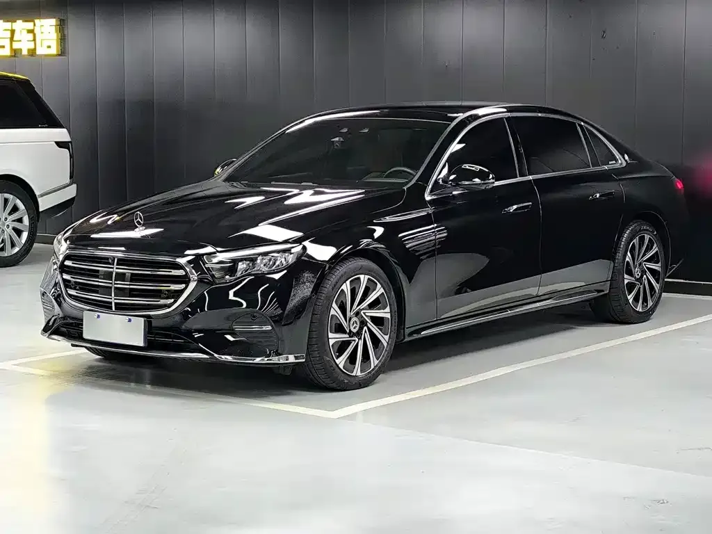 Mercedes-Benz E-Class — фото 1