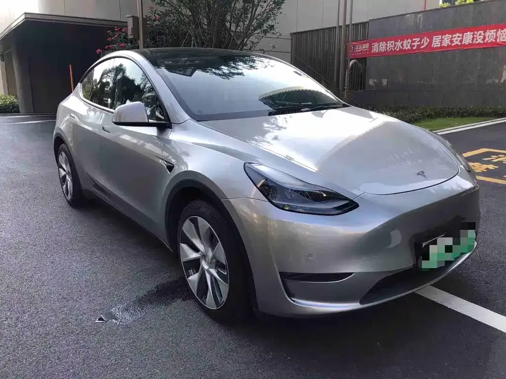 Tesla Model Y — фото 5
