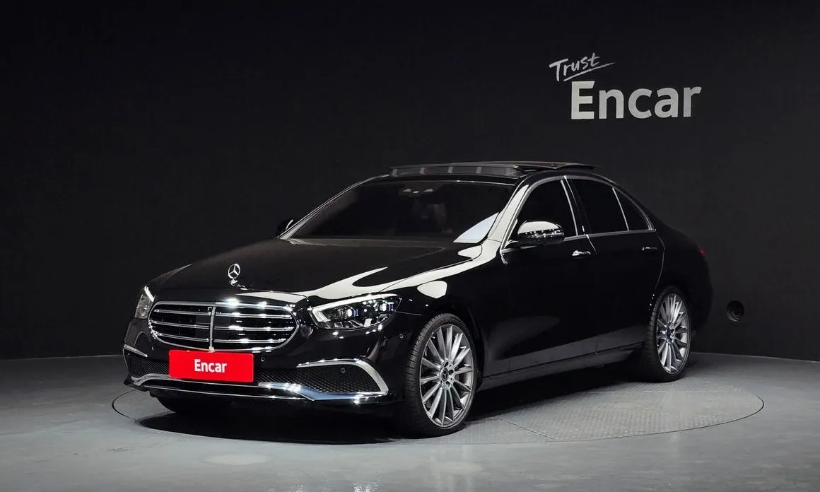 Mercedes-Benz E-Class — фото 1