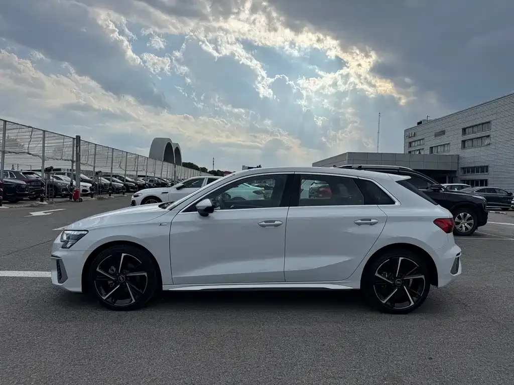 Audi A3 — фото 2
