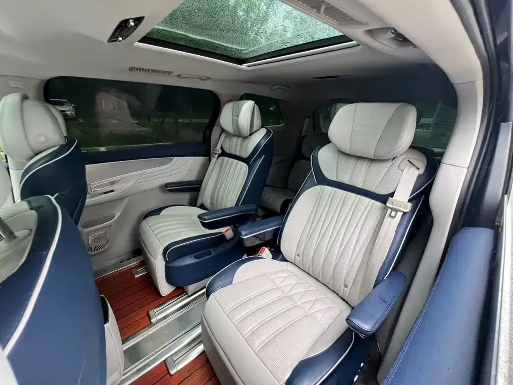 Roewe iMAX8 — фото 3