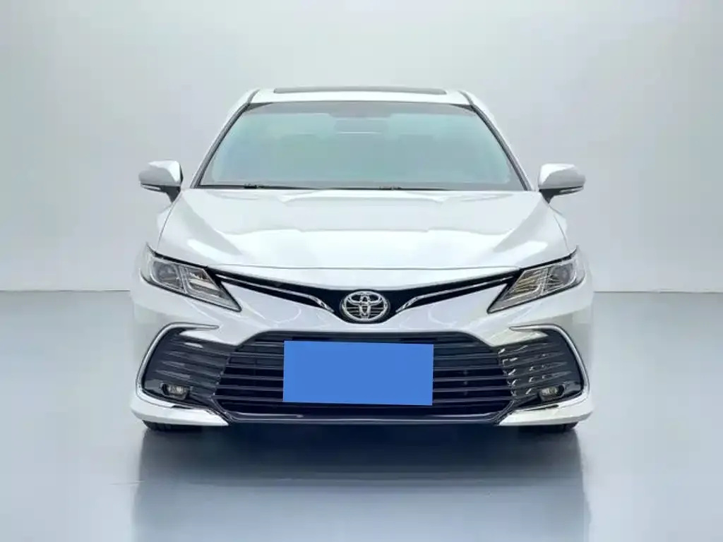 Toyota Camry — фото 3