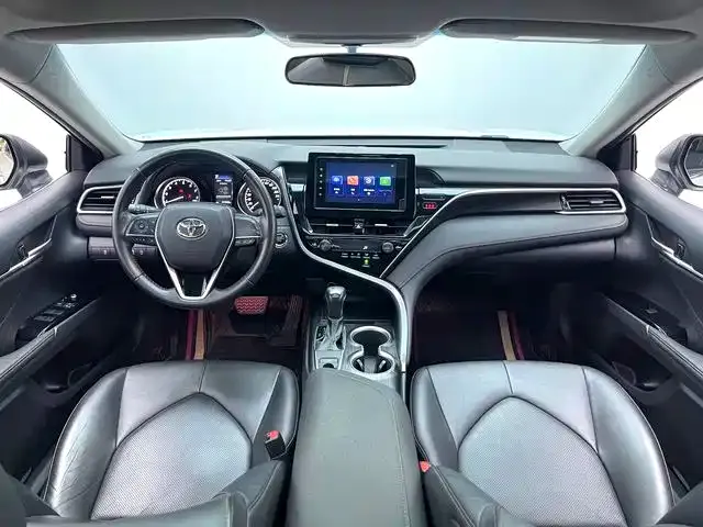Toyota Camry — фото 10
