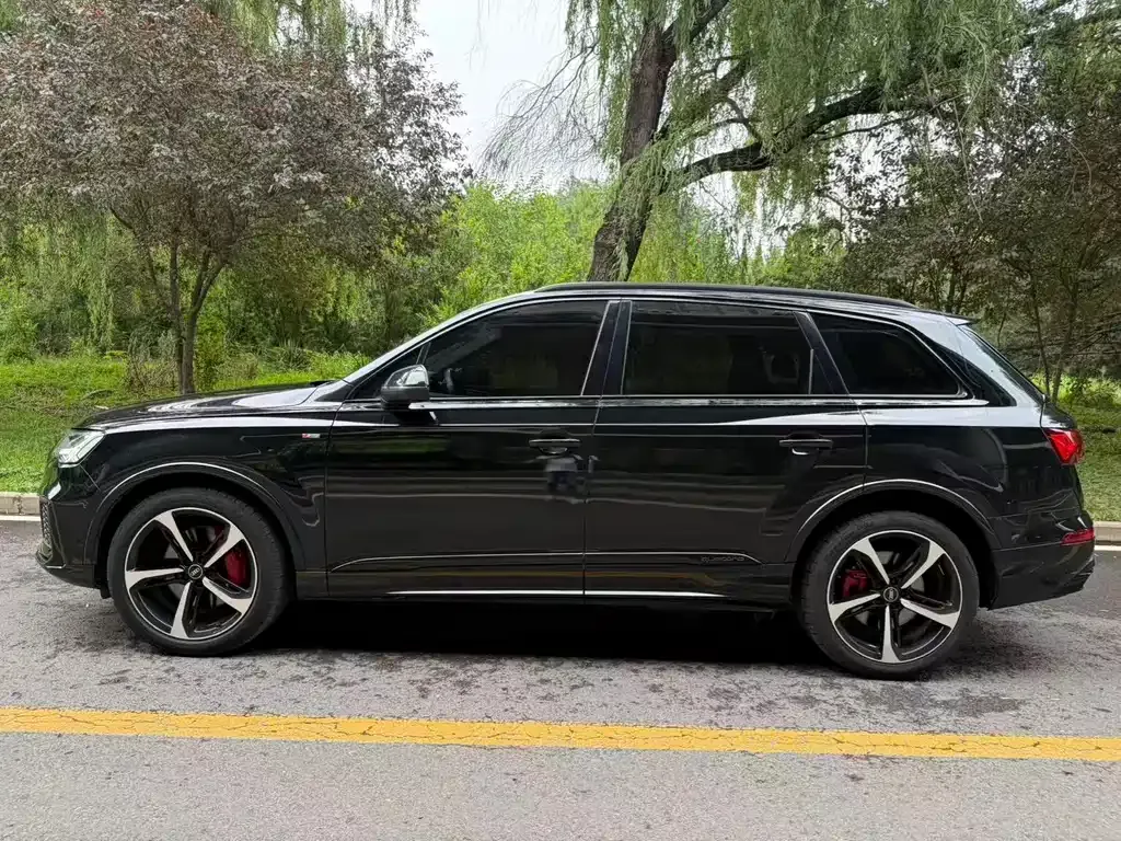 Audi Q7 — фото 5