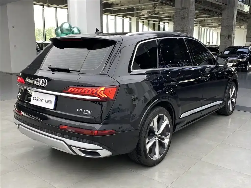 Audi Q7 — фото 2