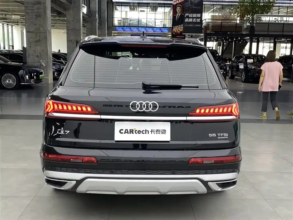 Audi Q7 — фото 6