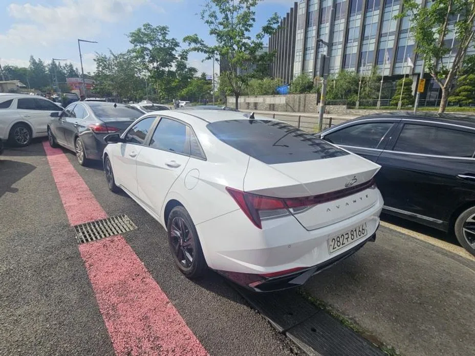 Hyundai AVANTE 2023 из KR, фото 3