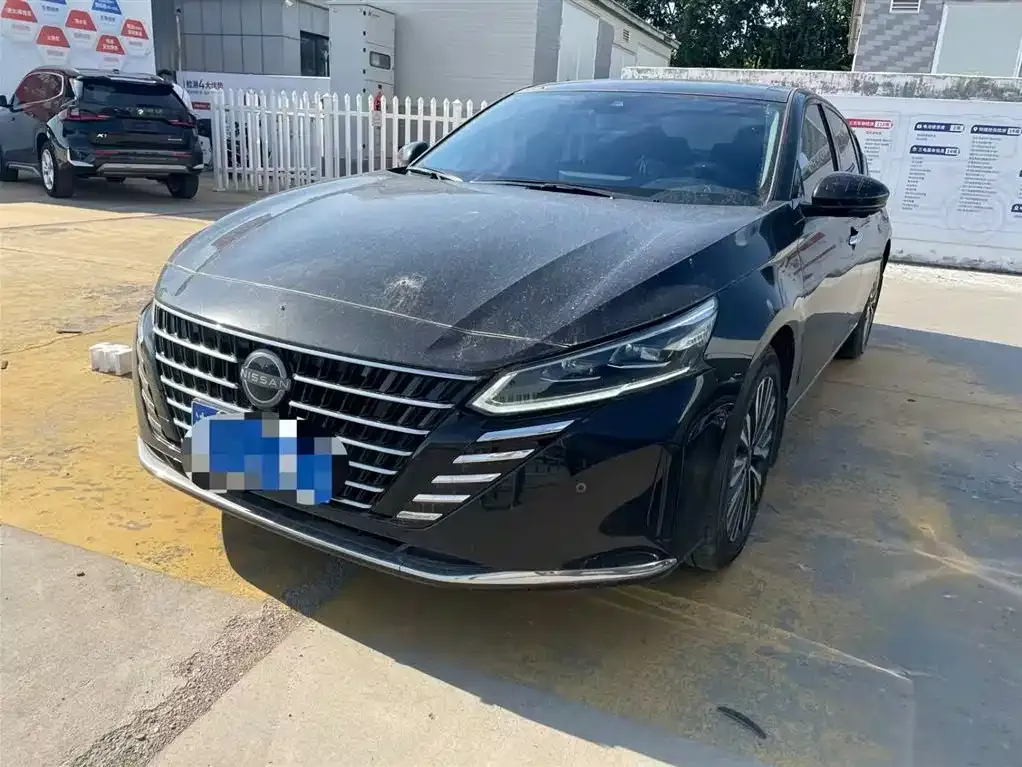 Nissan Teana — фото 1