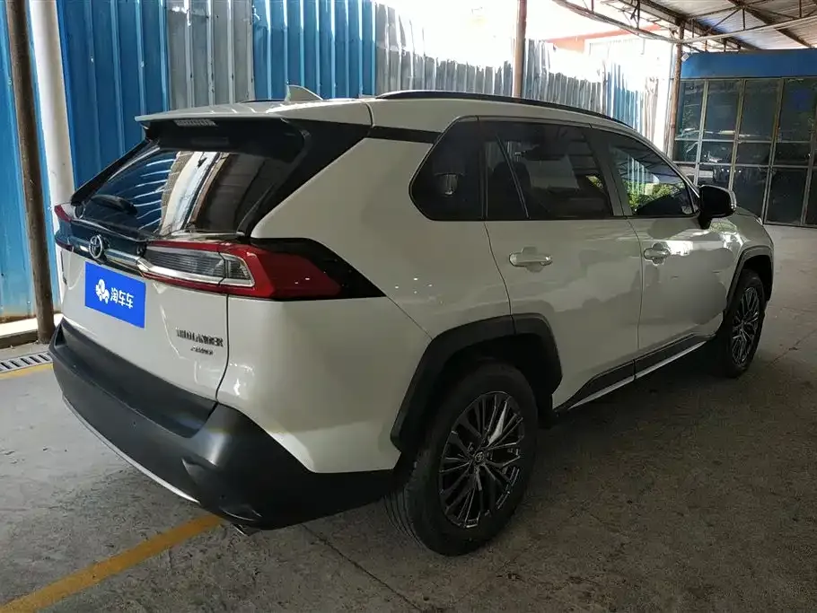 Toyota Wildlander — фото 10