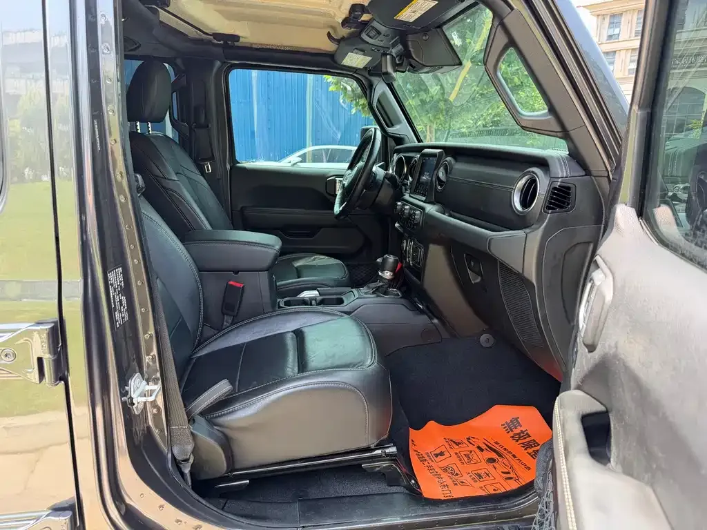 Jeep Wrangler — фото 2