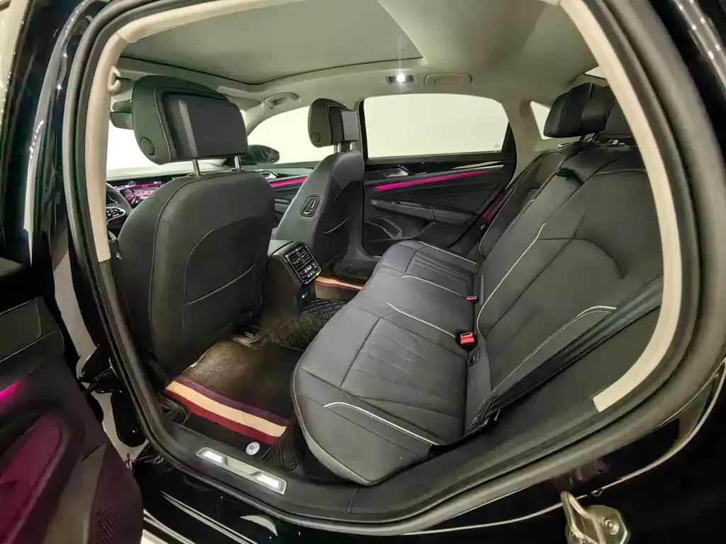 Volkswagen Passat — фото 8
