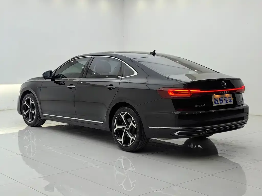 Volkswagen Passat — фото 2
