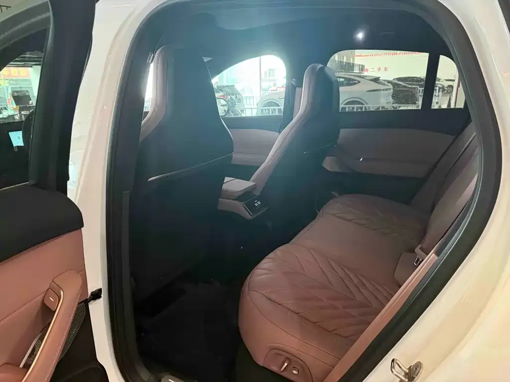 NIO EC6 2025 из CN, фото 8
