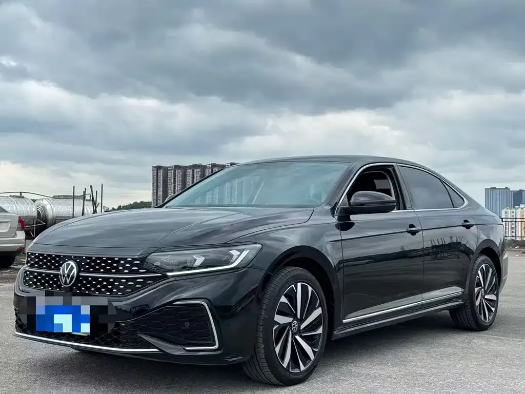 Volkswagen Passat — фото 1