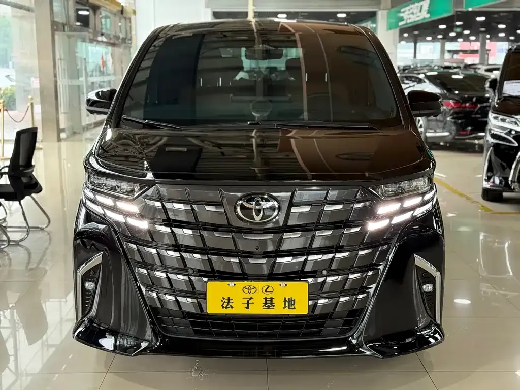 Toyota Alphard — фото 6