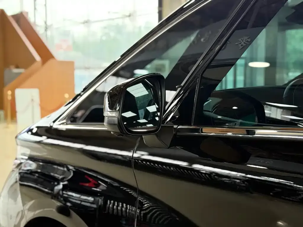 Toyota Alphard — фото 8