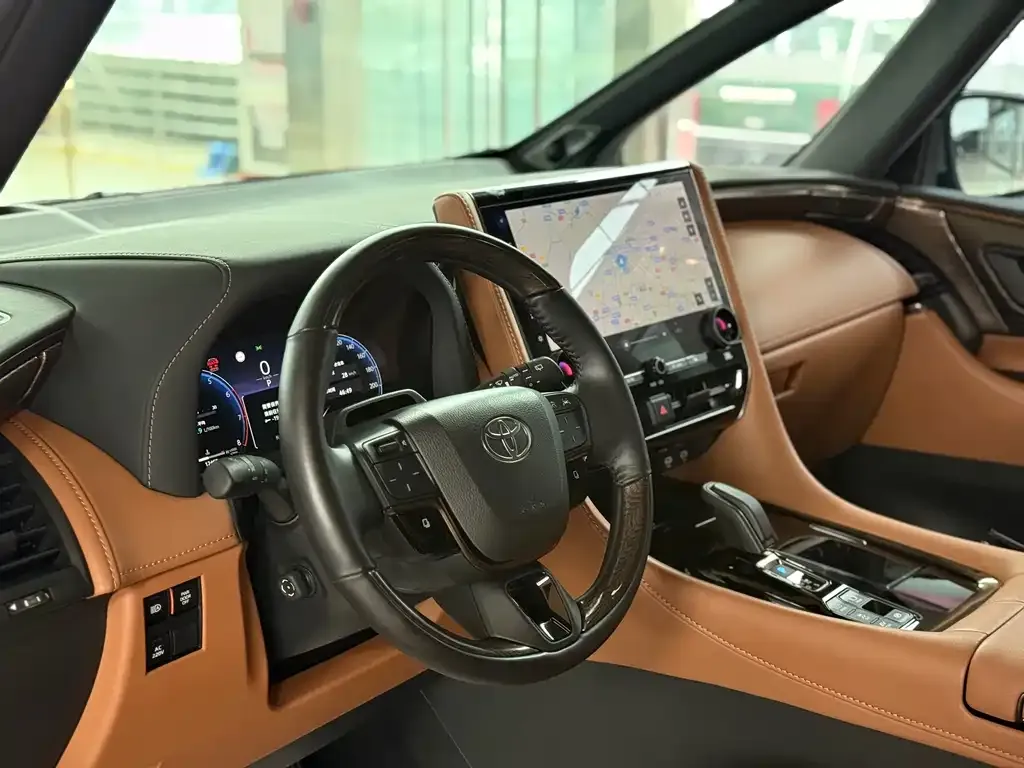 Toyota Alphard — фото 10
