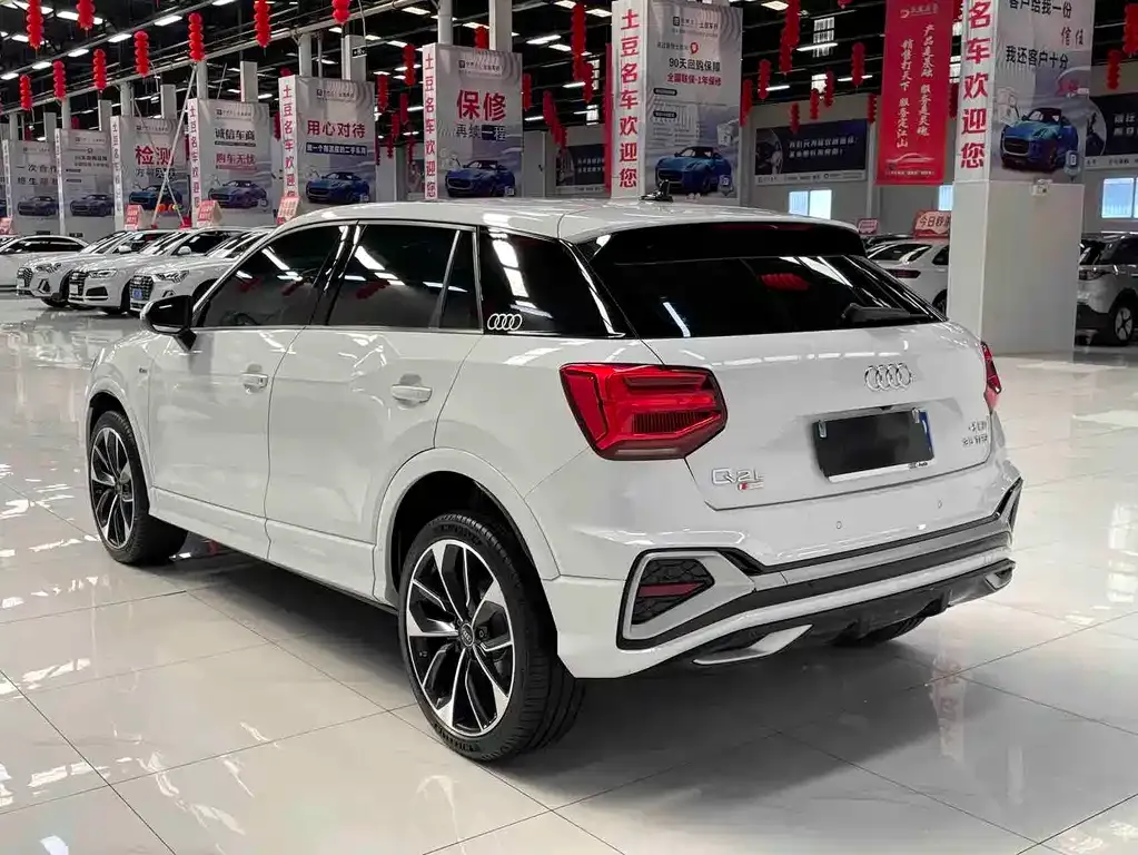 Audi Q2L — фото 3