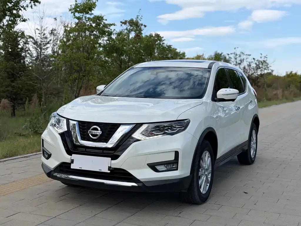 Nissan X-Trail — фото 1