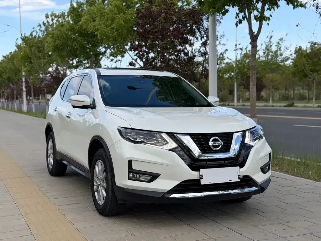 Nissan X-Trail — фото 10