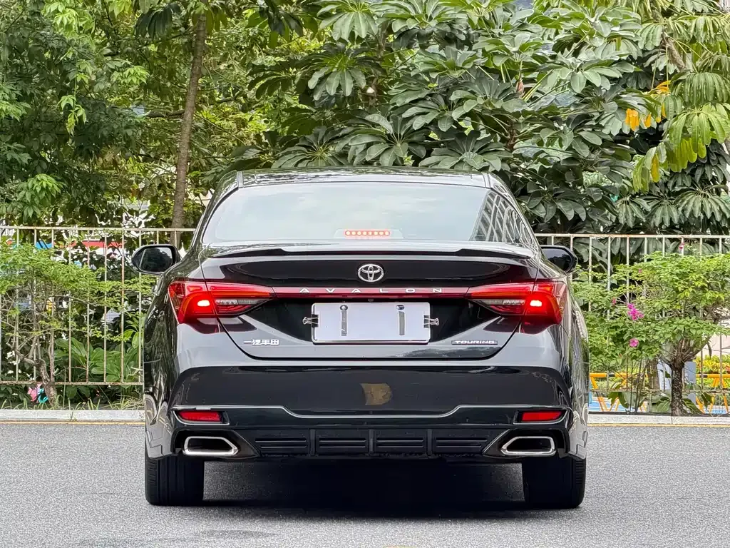 Toyota Avalon — фото 10