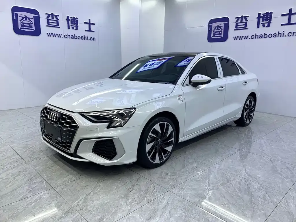 Audi A3 — фото 1