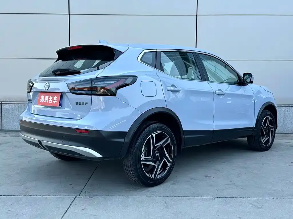 Nissan Qashqai — фото 8