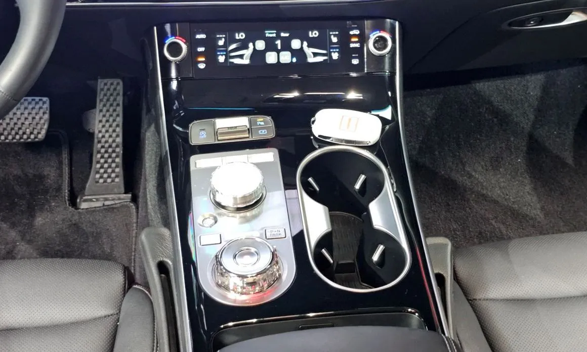Genesis GV70 — фото 10