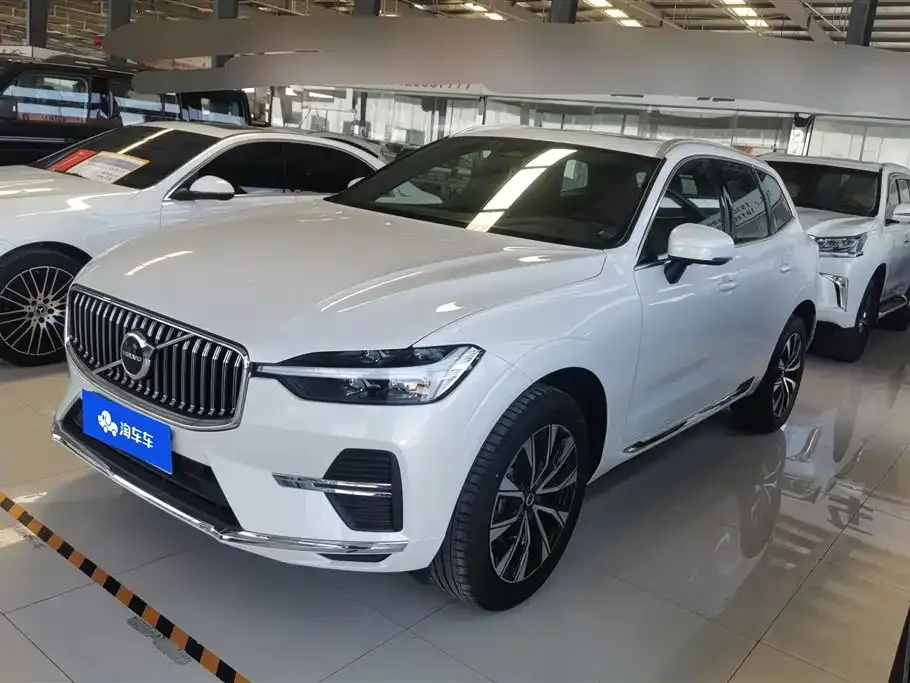 Volvo XC60 — фото 1