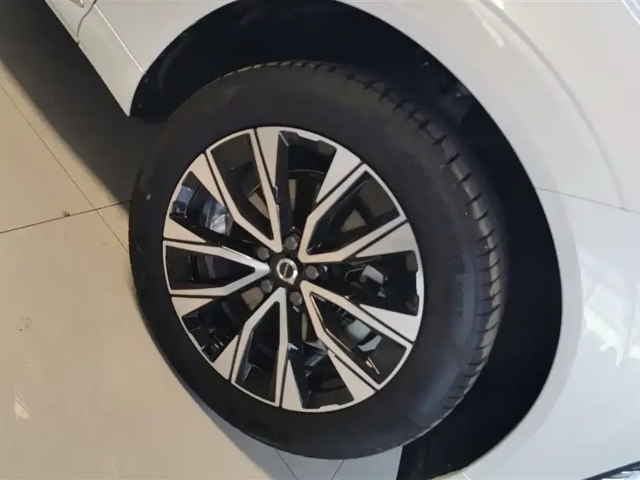 Volvo XC60 — фото 2